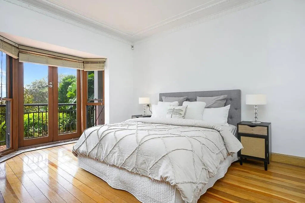 Tranquil Ocean-View Retreat In Dover Heights-1