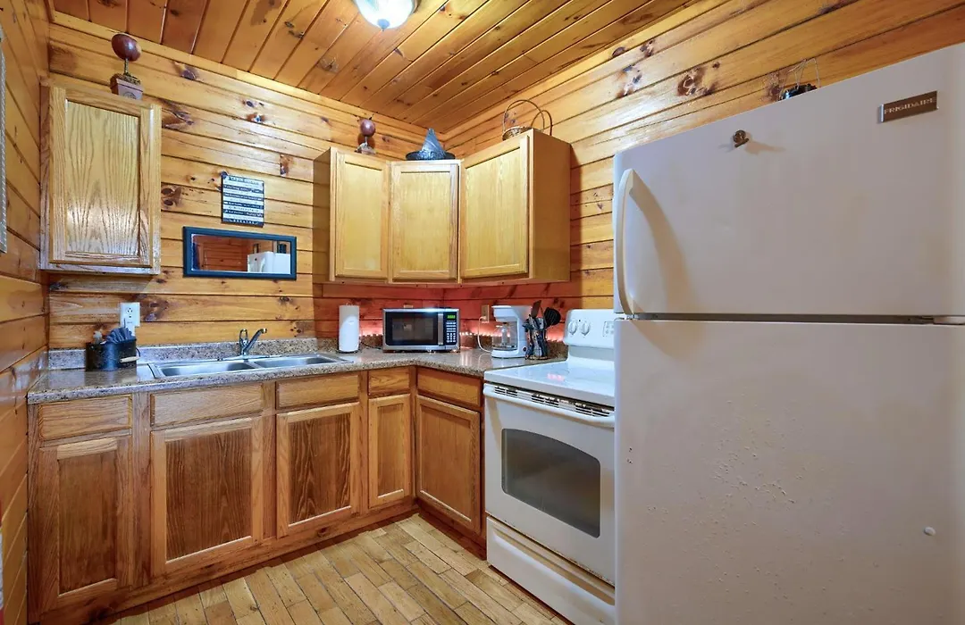 Blue Rose Cabins - Pine Ridge Cabin-1