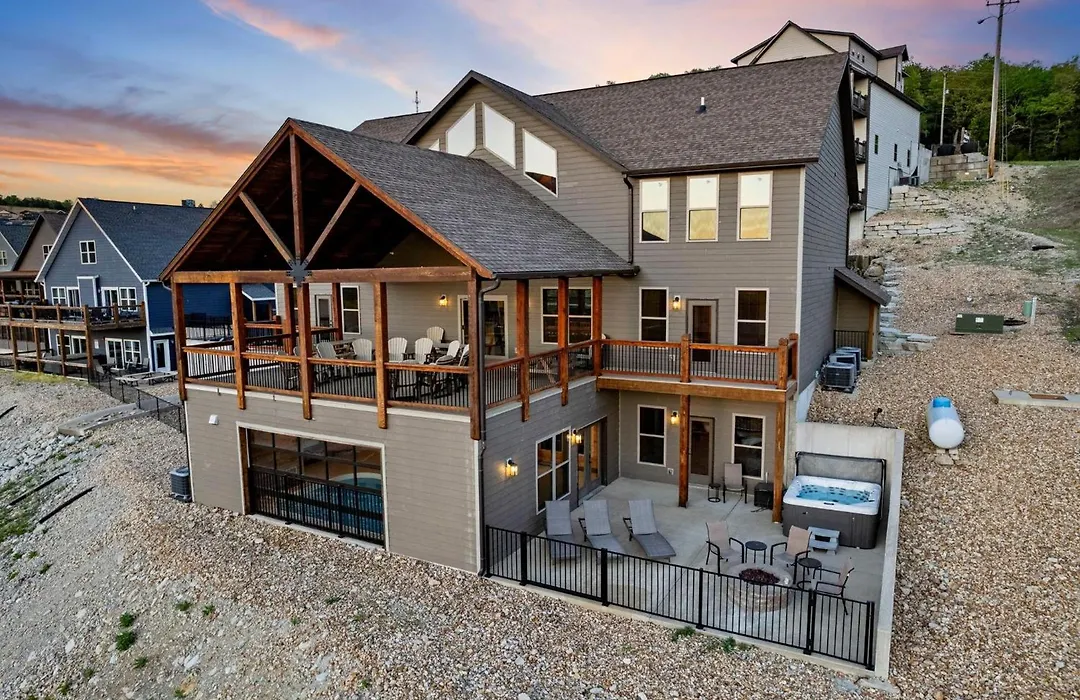 Chateau On The Cove-1