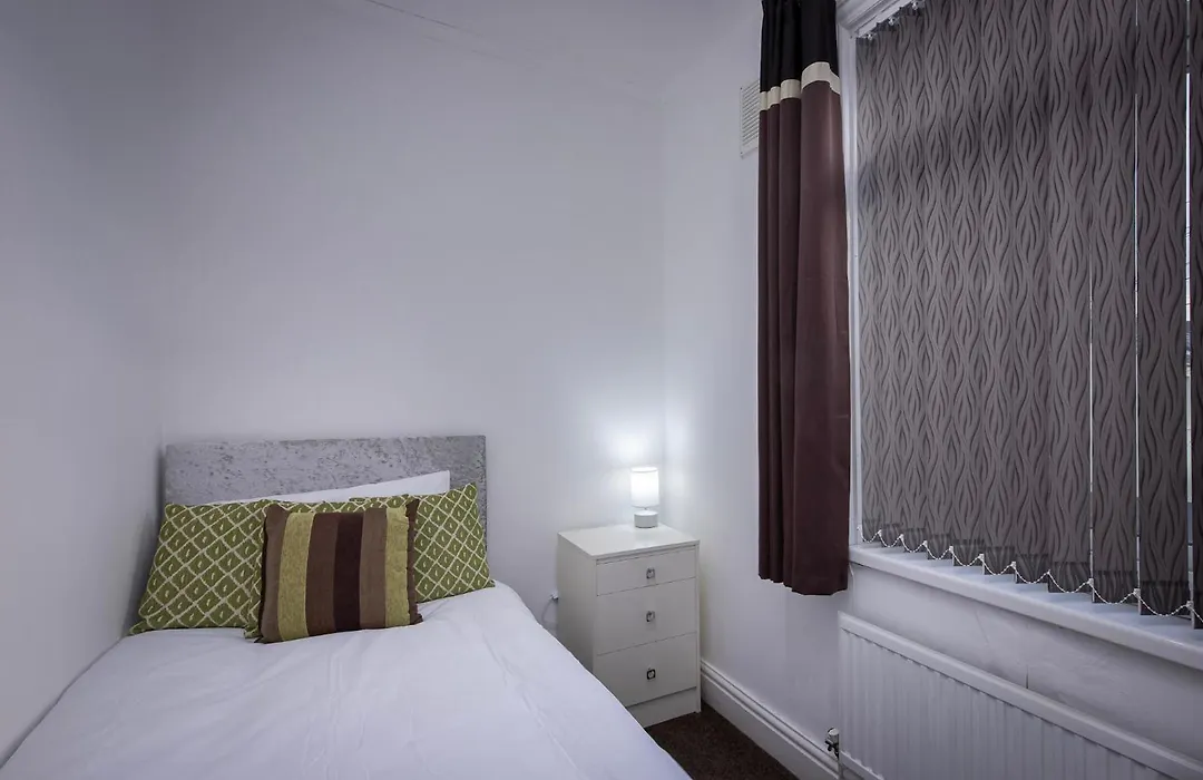 Delightful Family Holiday Home In Blackpool-1