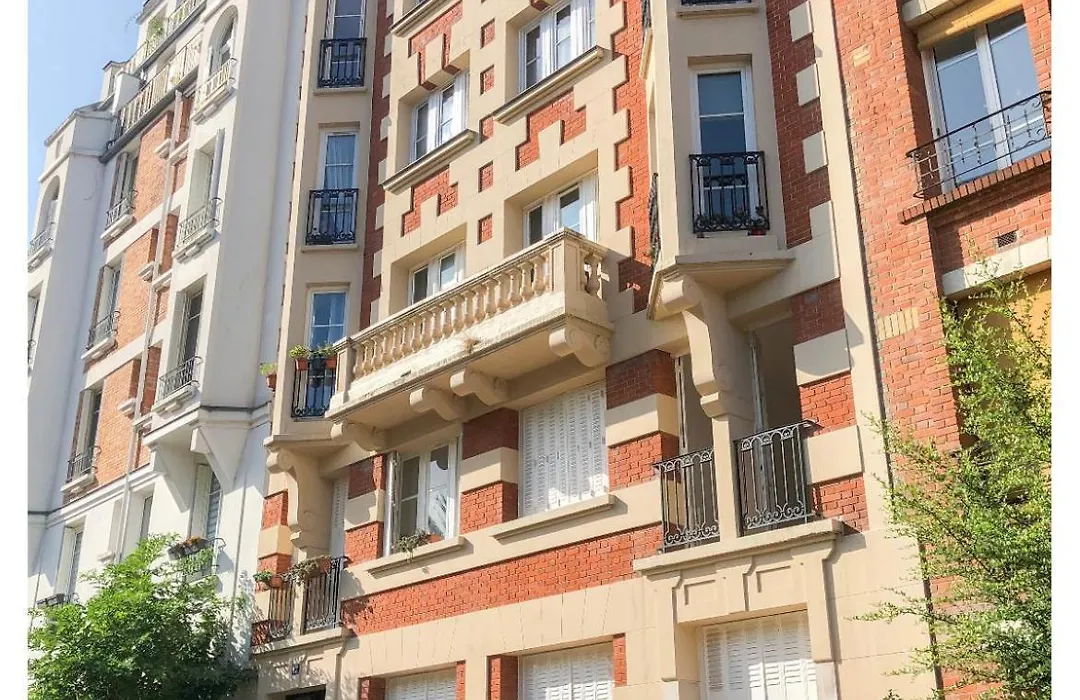 Bright & Cozy Paris Apartment With Balcony-1