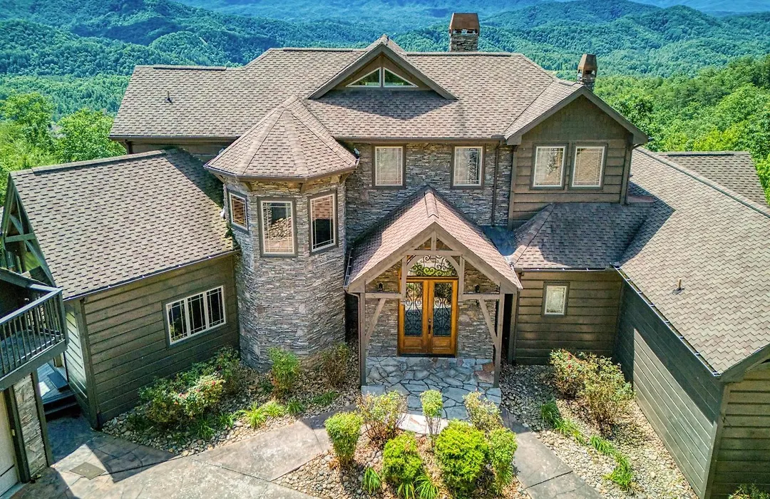 The King Of The Mountain - 6617 Sq Ft Sleeps 22 Amazing Mountain Views, Private Indoor Pool-1