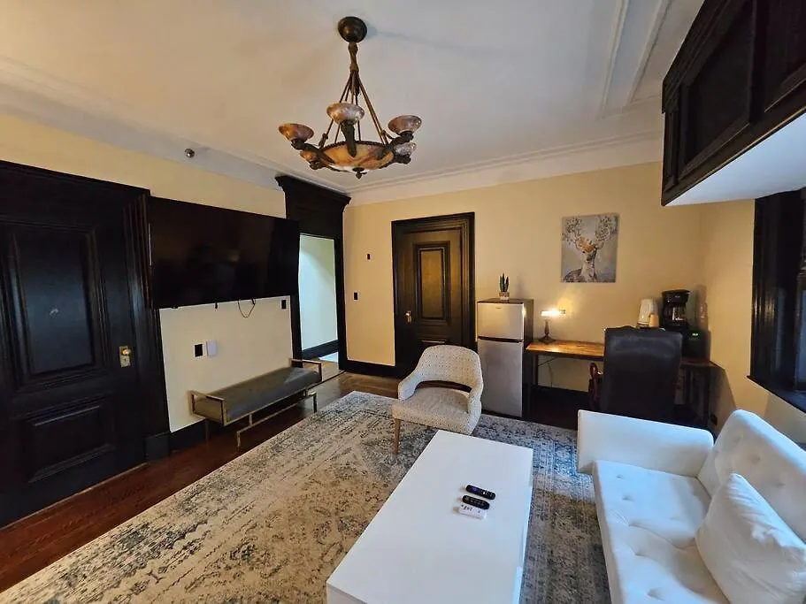 Full 2-Bedroom The Mansfield Midtown-1