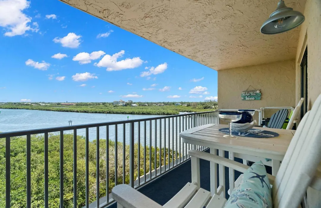 508 Bayshores Yacht Tennis Club-1