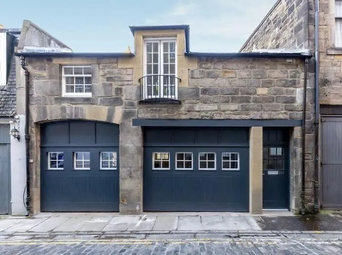 Dragon Suites - Yukina Suite - 2 Bed City Centre House With Garden-1
