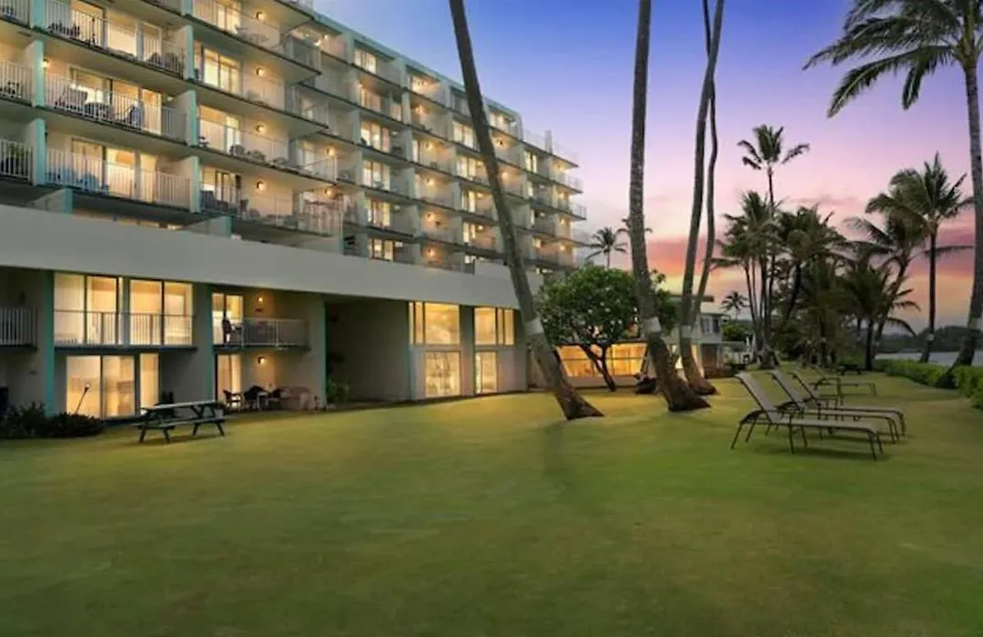 Luxury Beachfront Condo-1