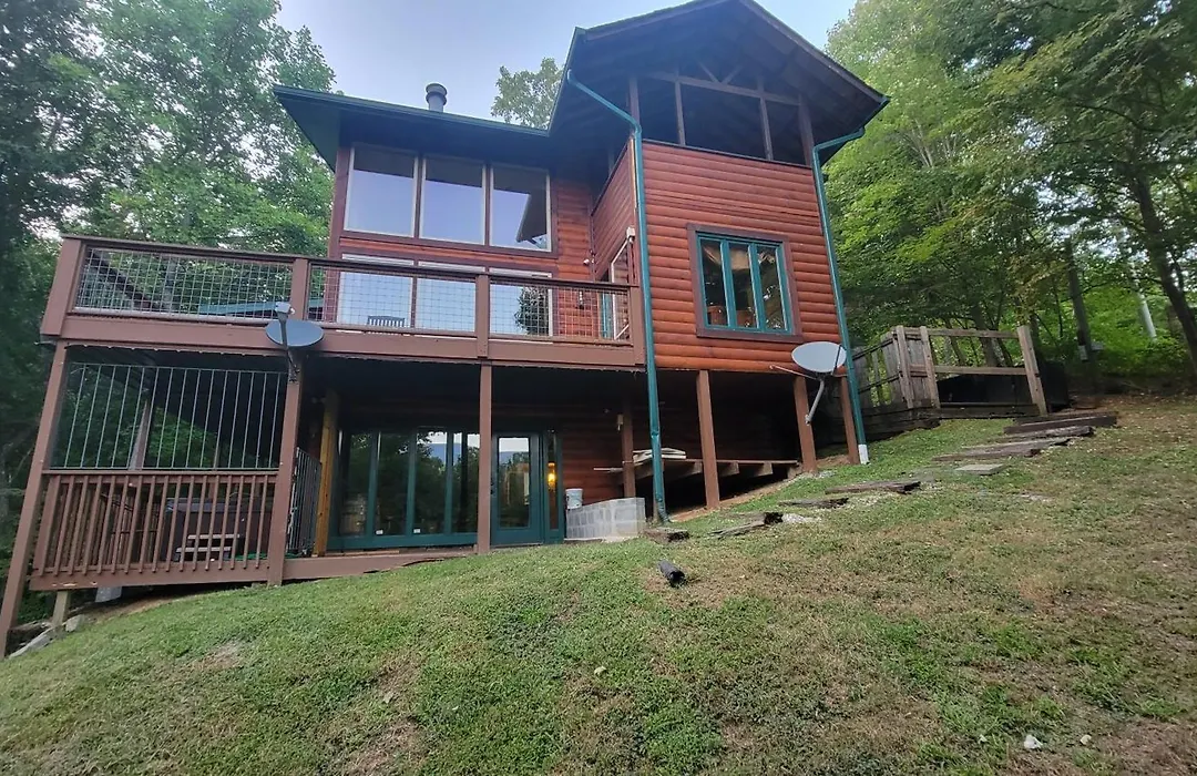 Bear Necessities, Luxury 5Bd Mtn Views, Hot Tub, Many Bear Sightings-1