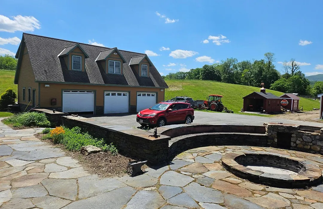 Clover Hill Farm & Country Inn-1