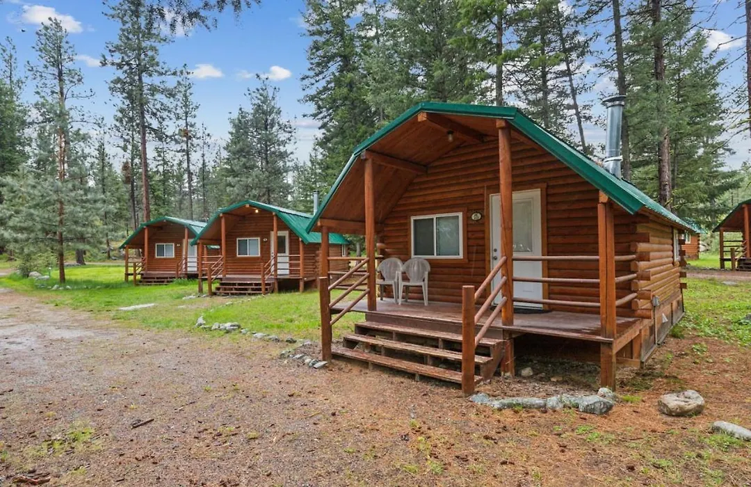 Lost Horse Resort Double Queen Cabin 15-1