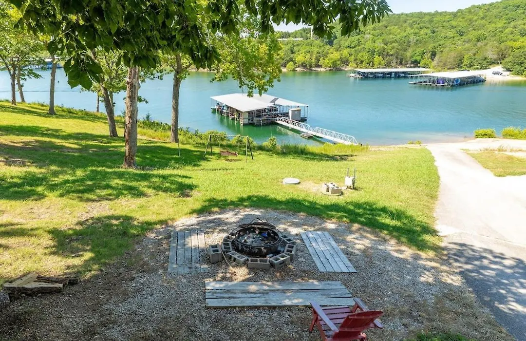 Artilla Cove Cabin 1- Lakeside - Pool & Hot Tub-1