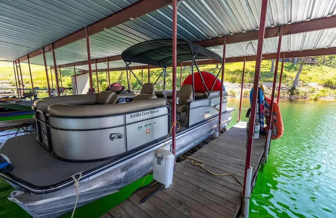 Artilla Cove Cabin 4 - Lake Views - Outdoor Pool-1