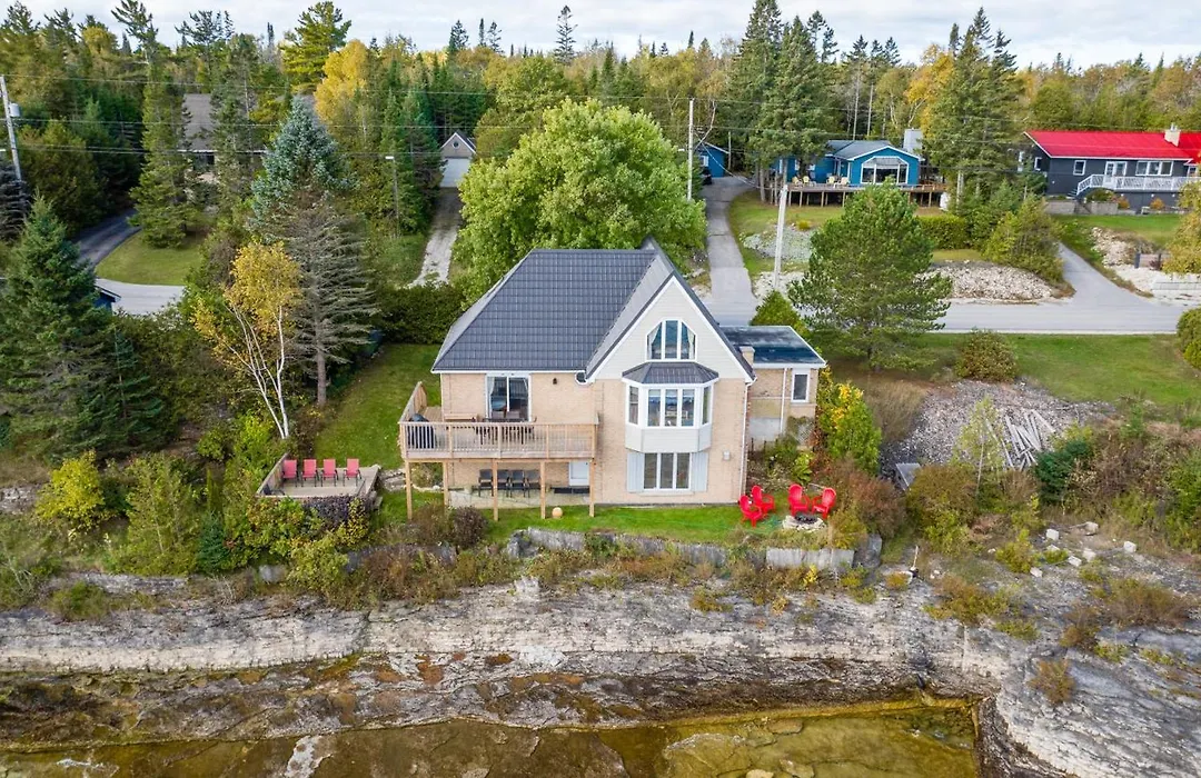 Private 3Br Waterfront Escape-1