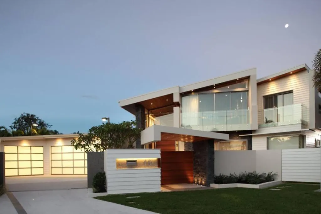 Racquet Retreat By Noosa Secret Destinations- Short Walk To Hastings Street-1