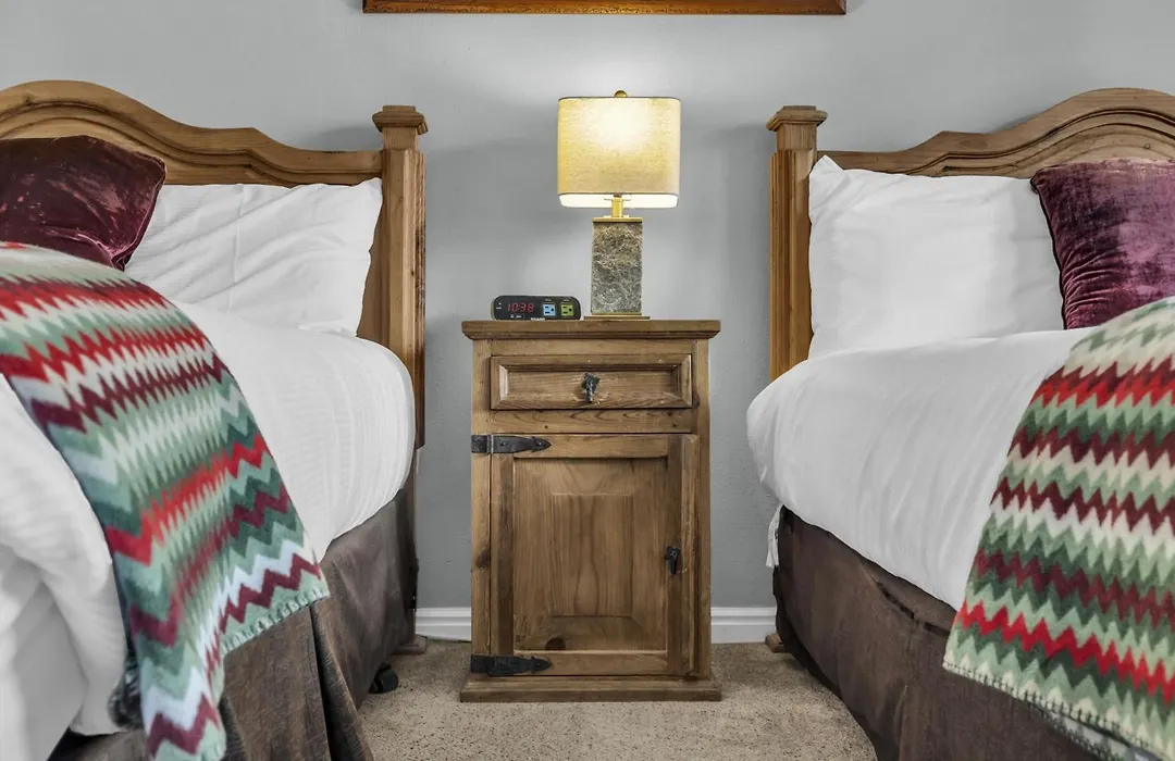 Prospector Lodge 817-1