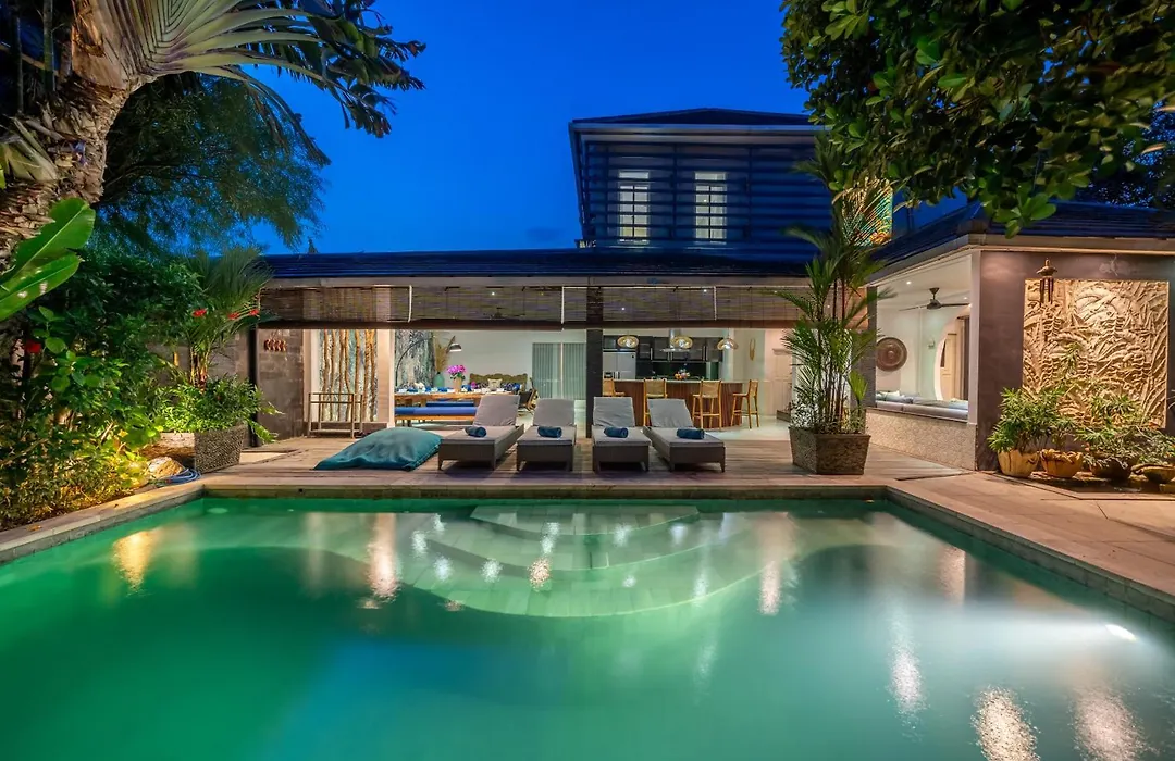 Villa Alchemy Private 4 Bedroom Eat Street 10 Steps To Revolver Cafe-1