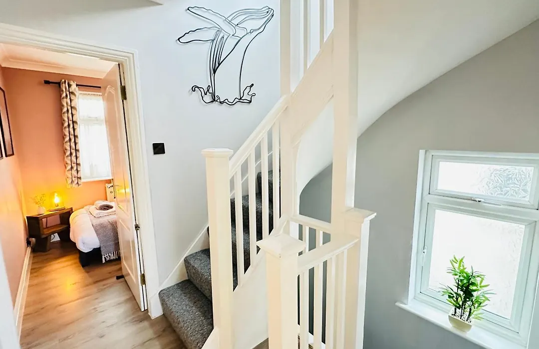 Isleworth House London By Smart Corporate Stays-1