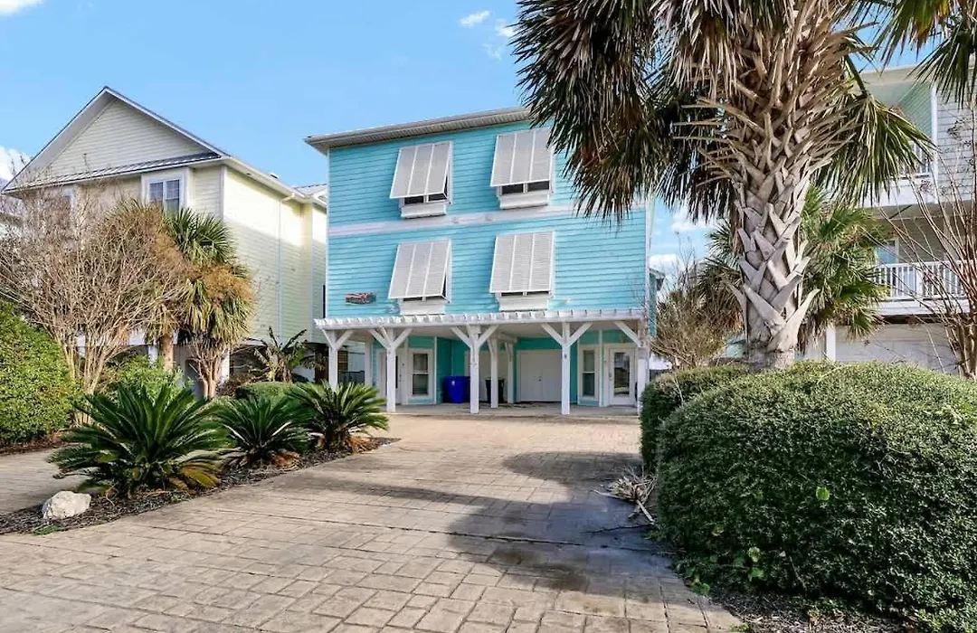 Salty Dog-A Block From The Beach-1