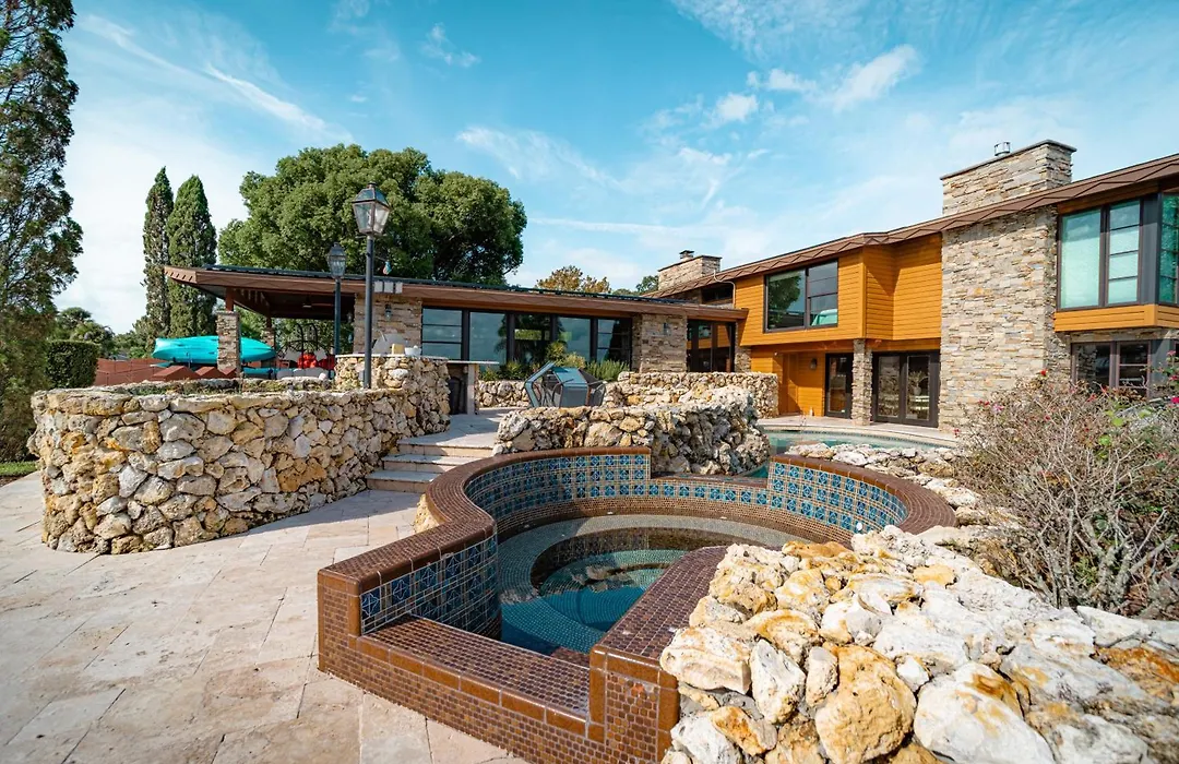 Luxury Lakefront 100,000 Gal Pool Villa - Orlando-1