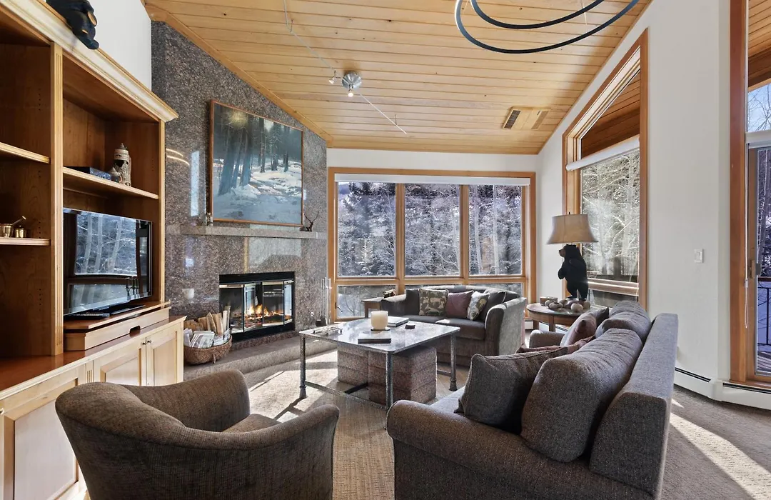 New Snowmass View Townhome Ski-In Ski-Out By The Woodrun V Townhouses-1
