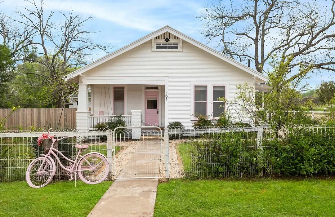 Pink Duchess - Mins To Main Hot Tub & Fire Pit-1
