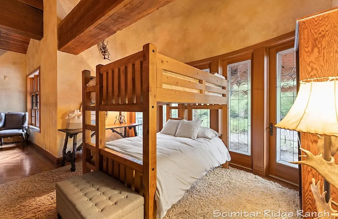 Scimitar Ridge Ranch - Luxury Lodge - Sleeps 35 With Indoor Pool Villa-1