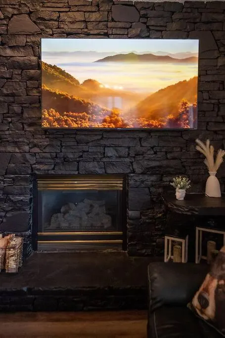 Twilight Timber - Pet Friendly Cabin With Hot Tub, And Game Room-1