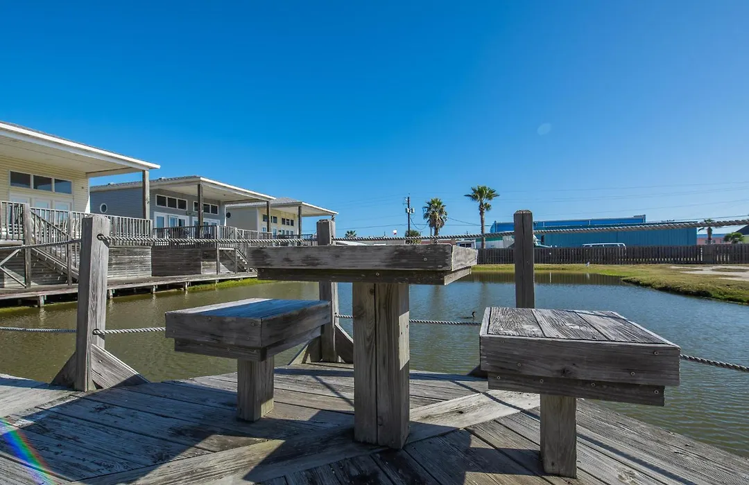 The Sandbar - Pet Friendly Overlooking Community Pool-1
