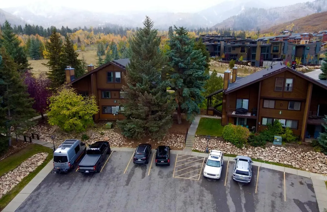 Red Pine Retreat At Canyons Village-1