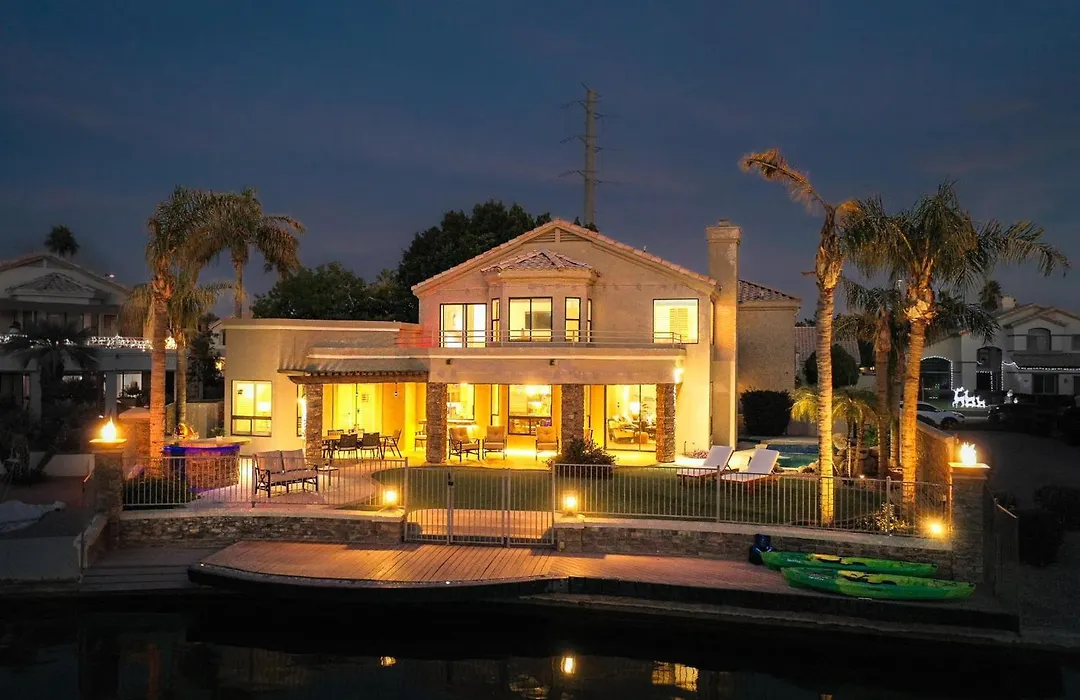 Lakeside Luxury Val Vista-1