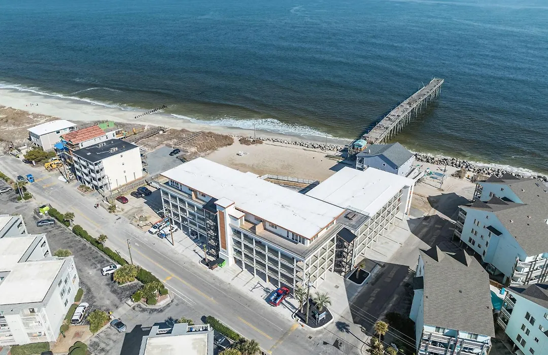 Ocean Breeze Oasis Oceanfront Condo Pool & Elevator-1