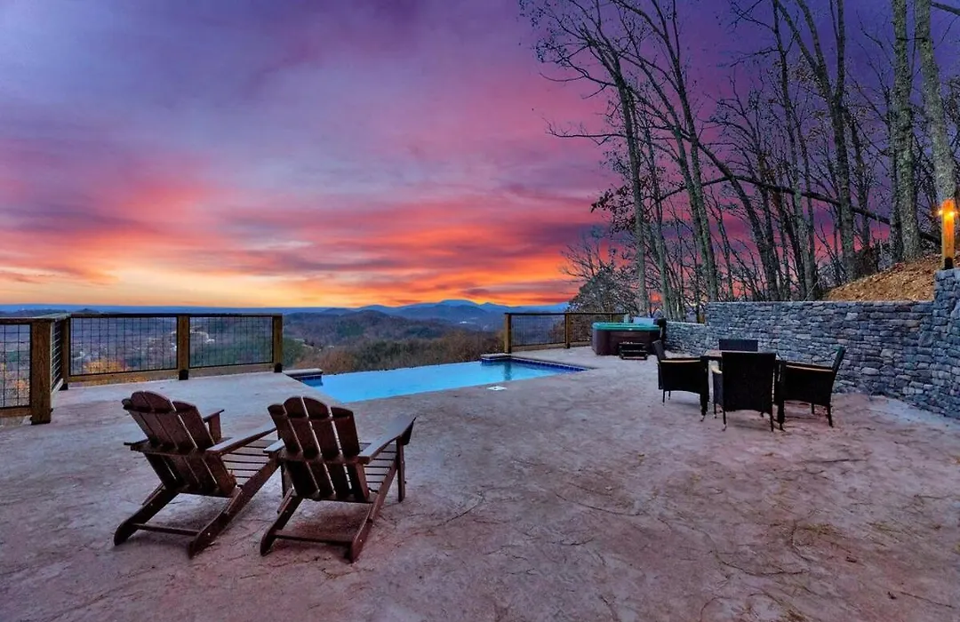 Honey Bear Hideaways - Luxury Cabin With Infinity Pool, Breathtaking Mountain Views & Sunset Decks-1
