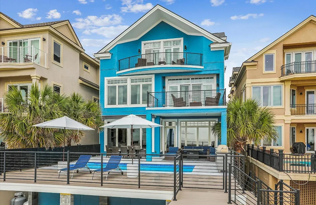 7 Singleton Beach Place- Oceanfront, Private Pool, Renovated, Free Activities Included-1