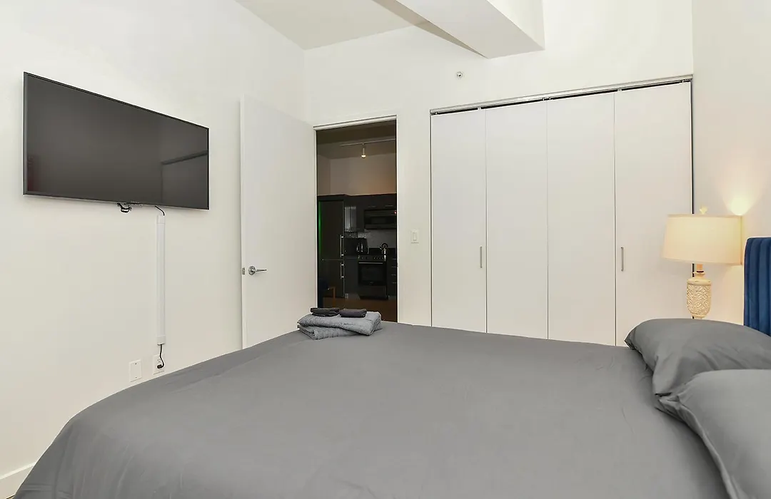 The Wolf Of Wall Street Apartment-1