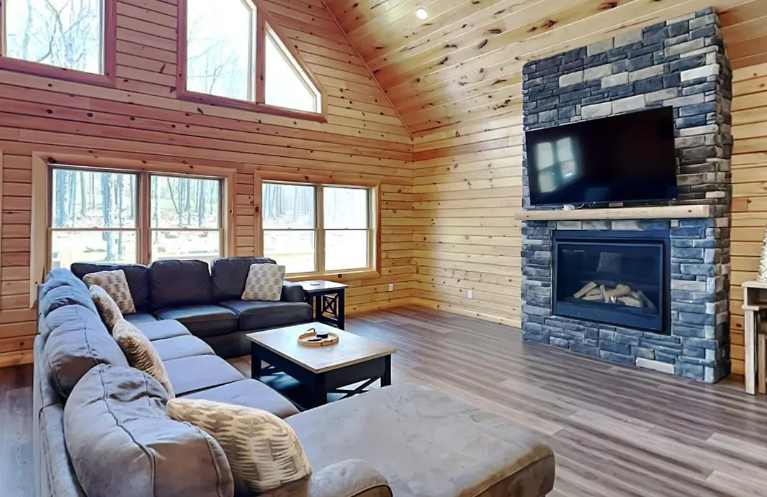 Hilltop Hideaway-1