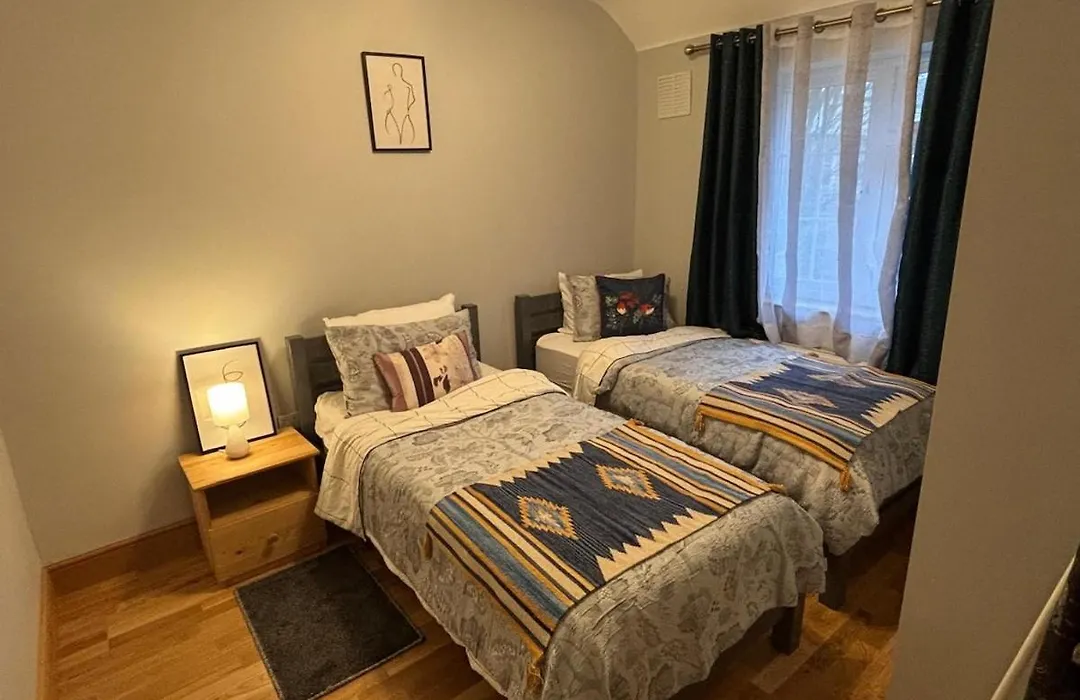 Charming 3Bd Home In West London-1