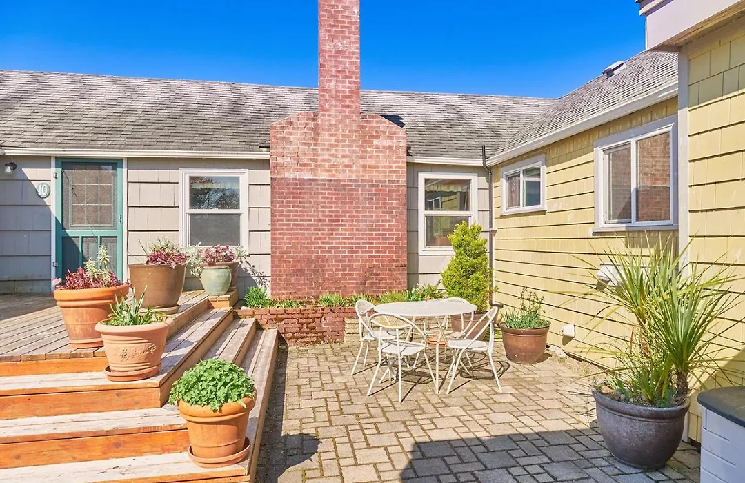 Anchorage Cottages #1-1