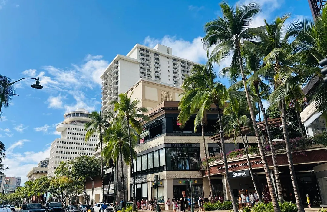 Royal Kuhio 1606 - Spacious Studio With Diamond Head City Views In The Heart Of Waikiki!-1