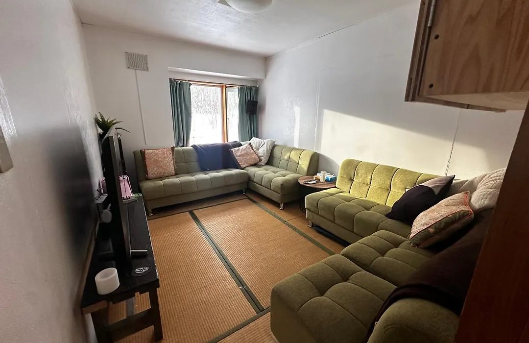 Freeride Backpackers Lodge Niseko-1