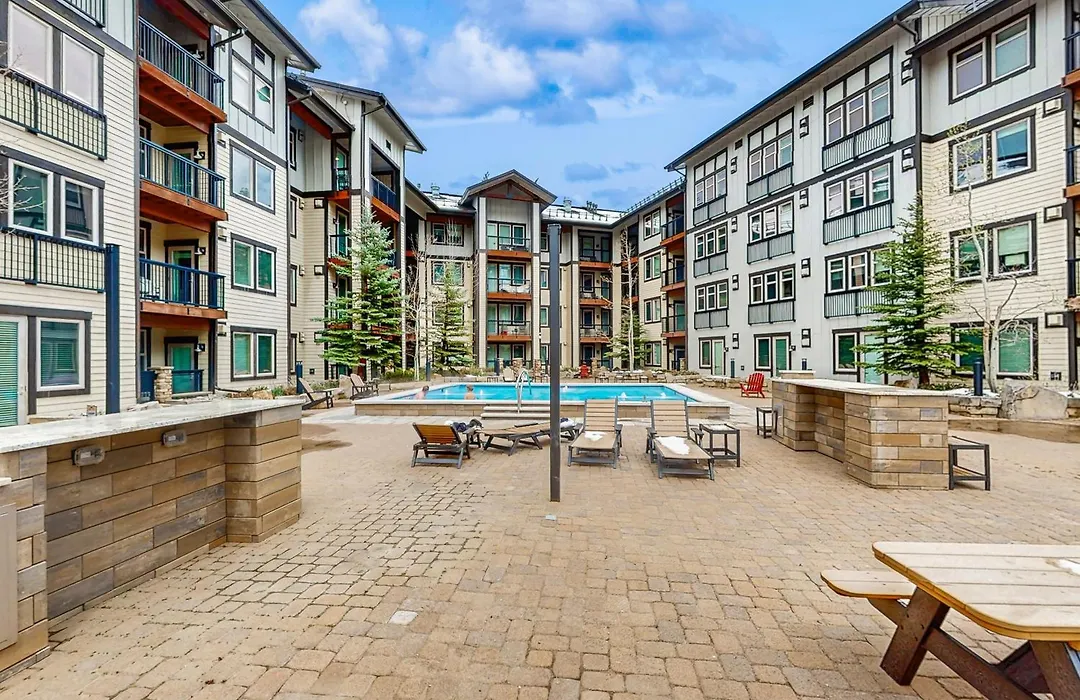 Founders Pointe Condo-1