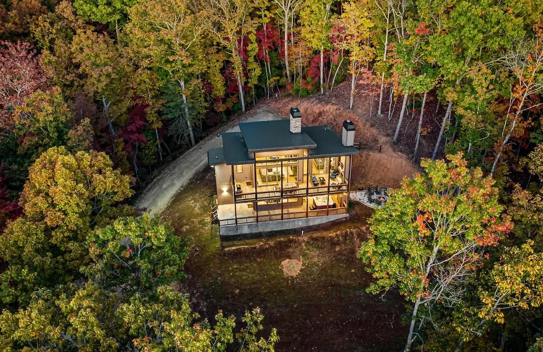 Honeysuckle Chalet - Luxe Mountain Chalet - Hot Tub, Wi-Fi, Pool Table, Party Deck, Fire Pit - 15 Mins To Blue Ridge!-1