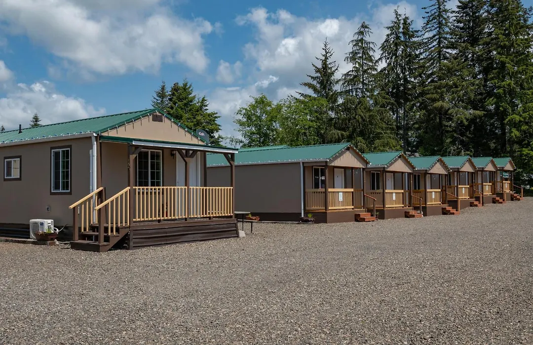 Far West Cabin-Tiny Homes Rental-1