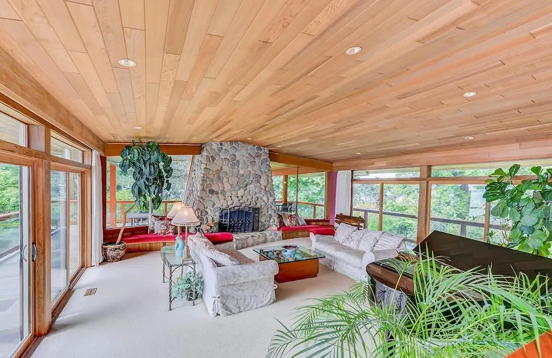Oceanside Lodge Saanich Inlet By Emr Vacation Rentals-1