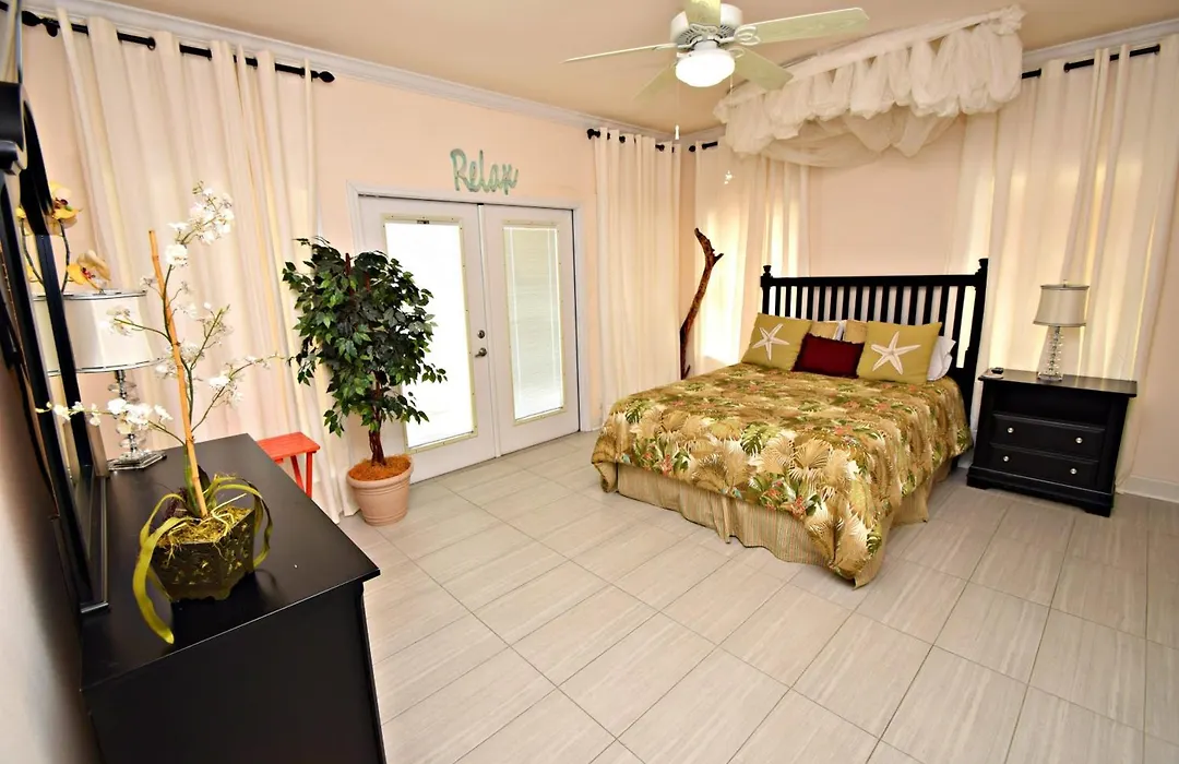 Spinnaker Pointe-1