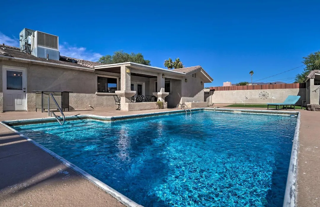 Putting Green And Pool Table Lake Havasu City Gem!-1