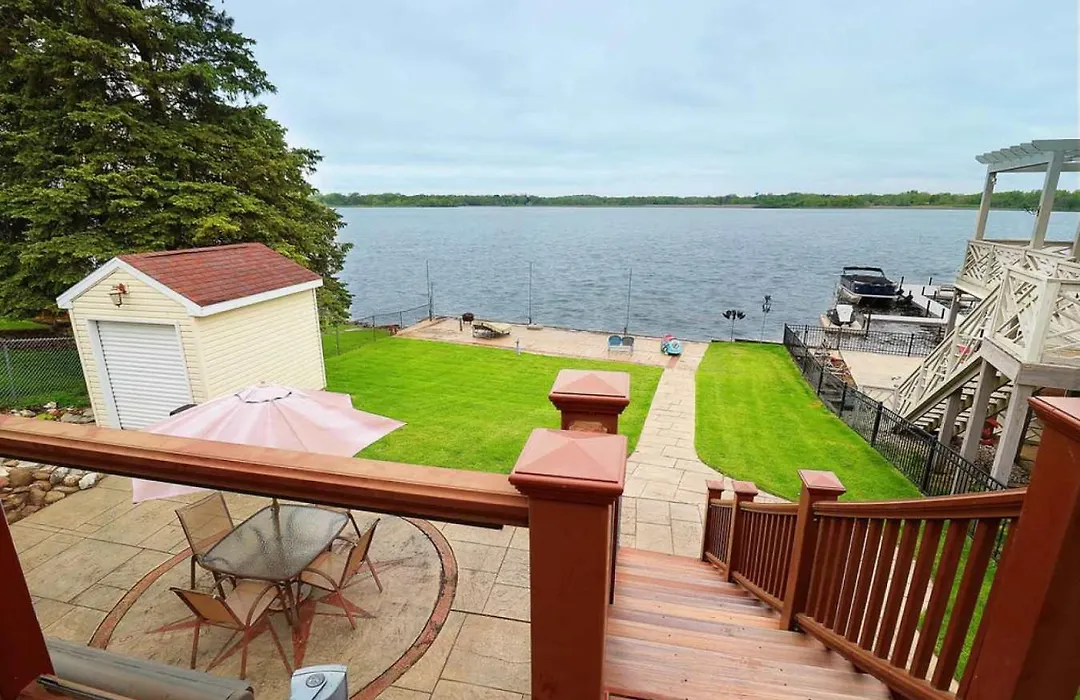 Captain'S Quarters Lake Life Dream Home-1