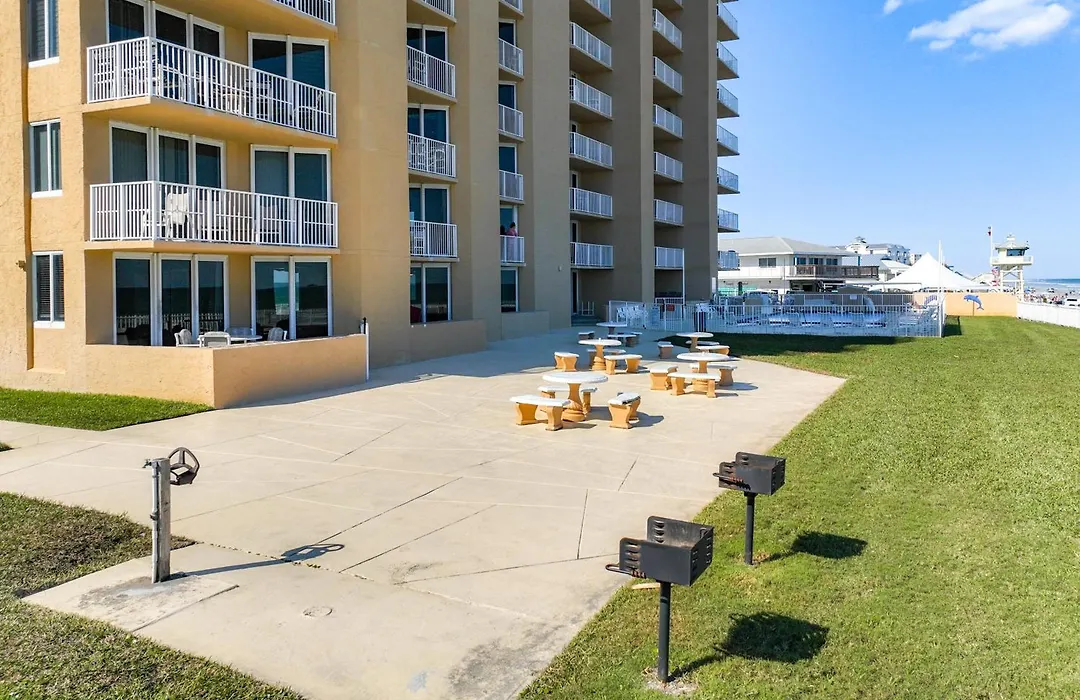 Oceanfront Condo - Beach, Pool & Bbq, Steps From Flagler Ave-1