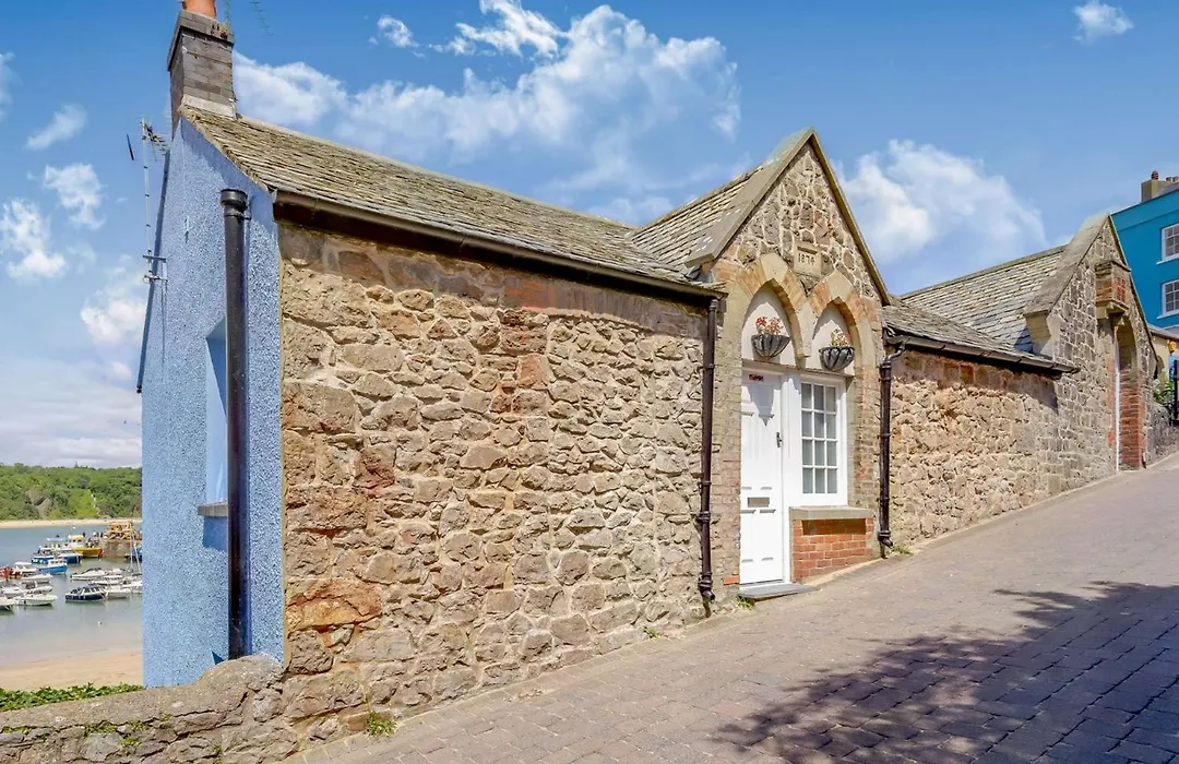 2 Bed In Tenby Oc-88608-1
