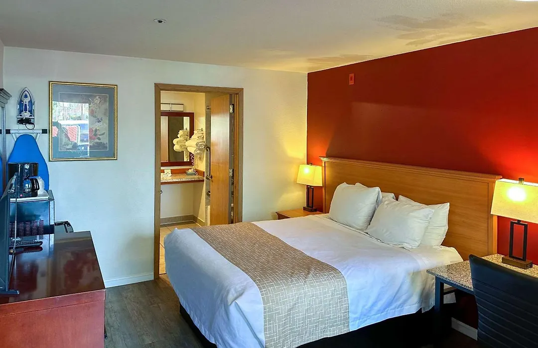 Econo Lodge Edmonds North Seattle-1