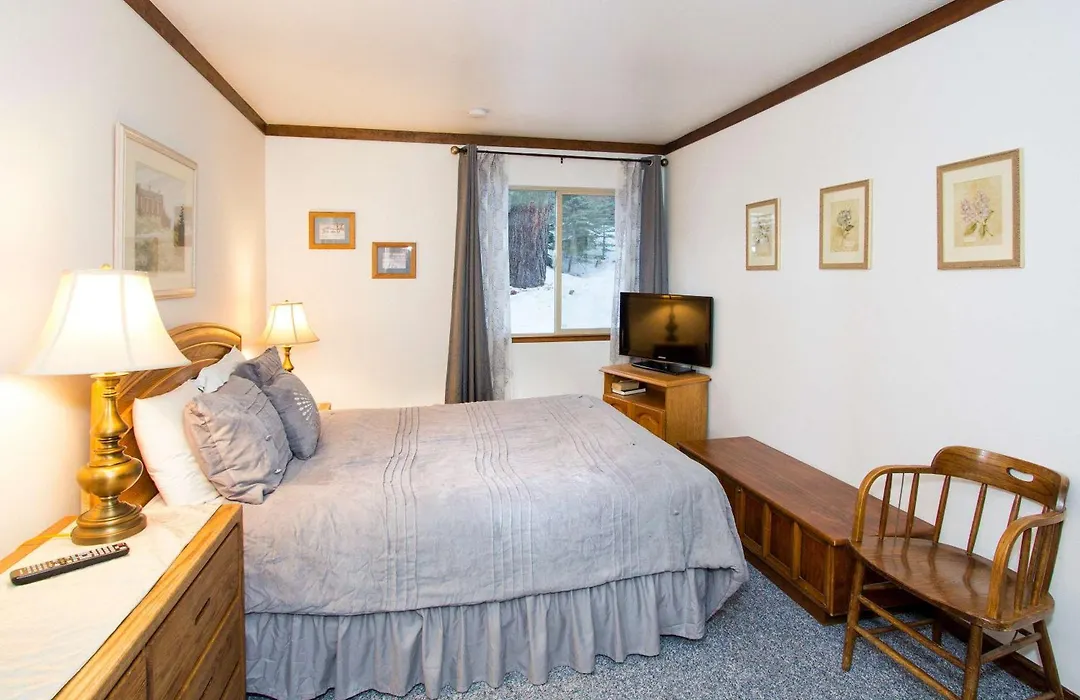 Mammoth Estates - 4 Seasons Of Beauty With Accessible Amenities-1
