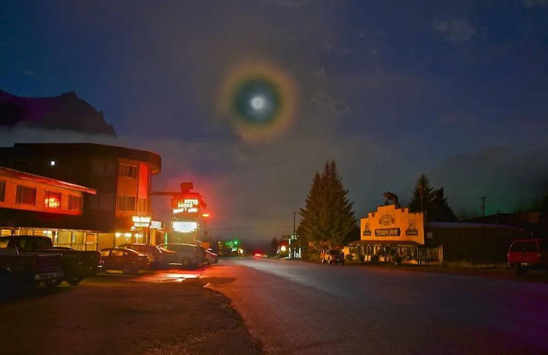 Soda Butte Lodge-1